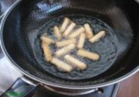 拔丝馒头的做法 步骤3