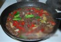 红椒大葱炒麋鹿肉的做法 步骤9