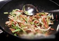 榨菜炒鸡丝的做法 步骤7