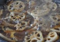 莲藕烧排骨的做法 步骤8