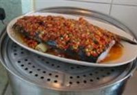 剁椒鱼头的做法 步骤6