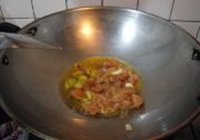 土豆烧鸡肉的做法 步骤4