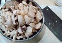 杂菇烩玉子豆腐的做法 步骤2