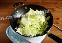 手撕包菜的做法 步骤3