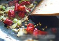 葱爆肝片的做法 步骤9