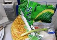 青豆玉米炒虾仁的做法 步骤1