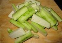 丝瓜炒茶树菇的做法 步骤4