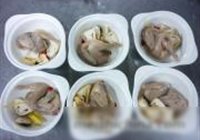 鹌鹑炖盅的做法 步骤3