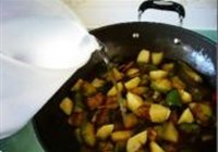 茄子炖土豆的做法 步骤11