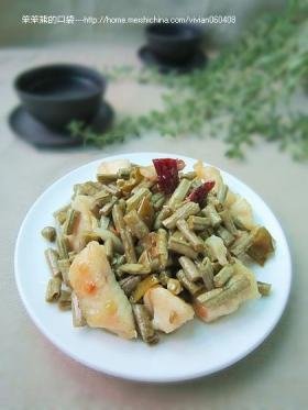 酸豆角炒鸡丁
