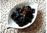 白菜炒木耳的做法 步骤2