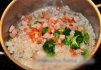 五彩蔬菜蛋炒饭的做法 步骤4