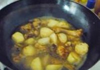 芋儿烧鸡块的做法 步骤11