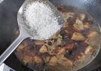 干豇豆烧肉的做法 步骤5