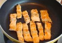 干煎三文鱼腩的做法 步骤5