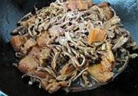干豇豆烧肉的做法 步骤8