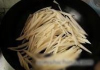 萝卜丝炒丸子的做法 步骤3