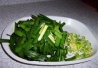 肉丝千张炒韭菜的做法 步骤3