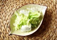白菜炒木耳的做法 步骤1