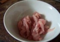 肉丝千张炒韭菜的做法 步骤2
