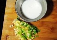 西芹炒虾仁的做法 步骤10