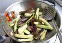 尖椒炒茄子的做法 步骤7