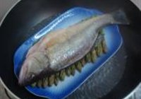 清蒸笋鲈鱼的做法 步骤6