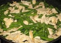 鸡肉炒四季豆的做法 步骤9