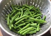 鸡肉炒四季豆的做法 步骤2