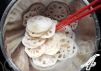 糖醋藕片的做法 步骤4