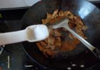 蒜苗回锅肉的做法 步骤12