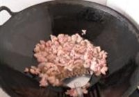 酱爆鸭丁的做法 步骤4