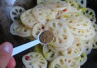 酸辣炝莲菜的做法 步骤7