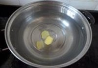 蒜苗回锅肉的做法 步骤1