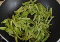 苦瓜炒肉丝的做法 步骤10
