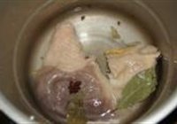 葱爆猪肚的做法 步骤2