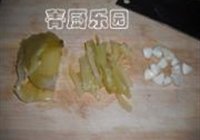 咸菜蒜香苦瓜排骨汤的做法 步骤4