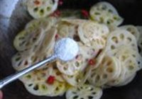 酸辣炝莲菜的做法 步骤10