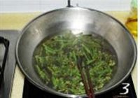 蕨菜炒肉丝的做法 步骤3