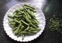 油炸四季豆的做法 步骤2