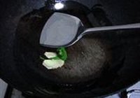 青椒土豆炒肉片的做法 步骤3