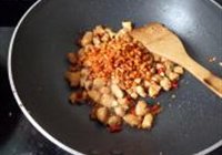 香酥鸡丁的做法 步骤11