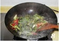 蕨菜炒肉丝的做法 步骤8