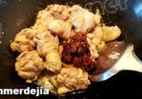 酸菜烧鸡的做法 步骤4