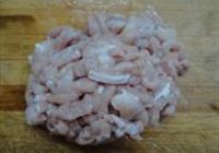 韭菜苔炒肉丝的做法 步骤2