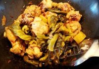 酸菜烧鸡的做法 步骤5