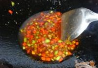 酱蒸罗非鱼的做法 步骤6