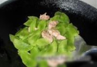 莴笋红椒山药炒肉的做法 步骤7