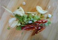 韭菜苔炒肉丝的做法 步骤3