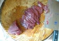 韭菜花爆猪肝的做法 步骤2